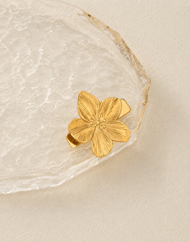 Elara Floral Clip